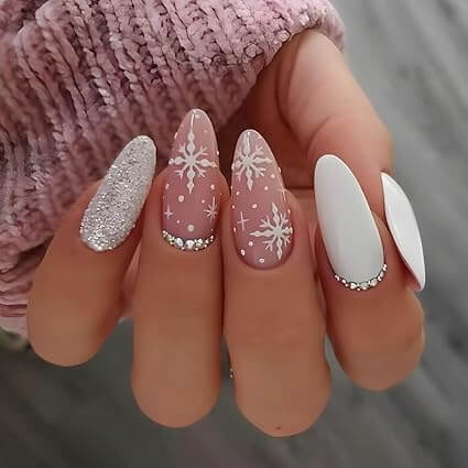 nails 2 Christmas nails.